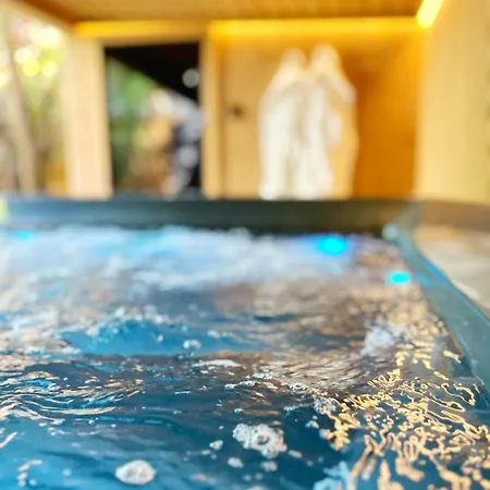 Tatil Evi Tauberchalet I Whirlpool, Sauna, & Detoxvibes I Privates Boutiquechalet Fuer Bis 6 Personen *