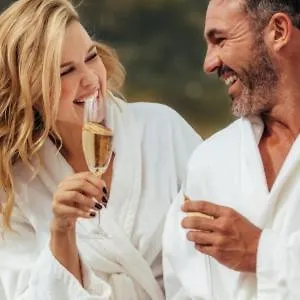 Tauberchalet I Whirlpool, Sauna, & Detoxvibes I Privates Boutiquechalet Fuer Bis 6 Personen Tatil Evi
