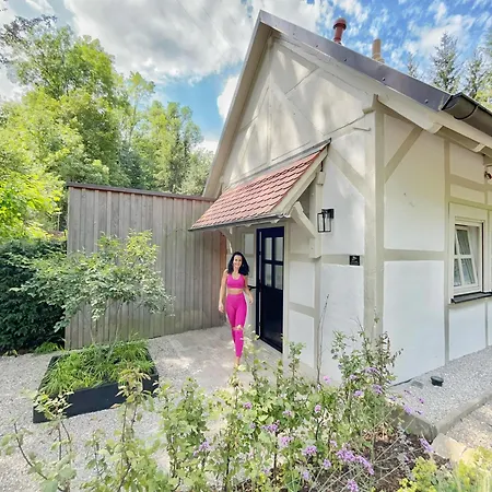 Tatil Evi Tauberchalet I Whirlpool, Sauna, & Detoxvibes I Privates Boutiquechalet Fuer Bis 6 Personen