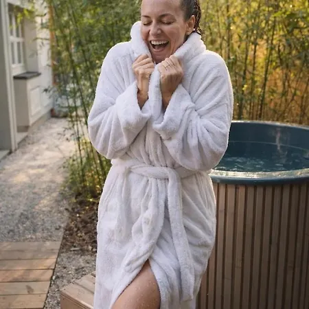 Tauberchalet I Boutique Private Spa Ferienhaus I Slow Mornings I Warm Water I Quiet Luxury Σπίτι διακοπών *