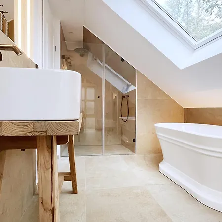 Tauberchalet I Boutique Private Spa Ferienhaus I Slow Mornings I Warm Water I Quiet Luxury *