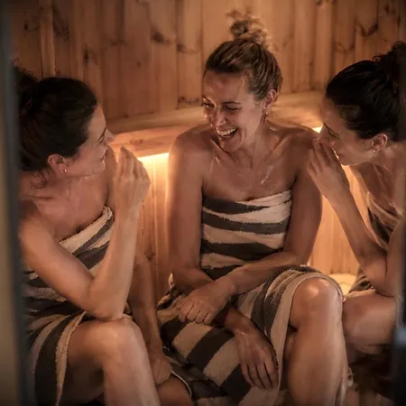 Tauberchalet I Boutique Private I Slow Mornings I Warm Water I Quiet Luxury